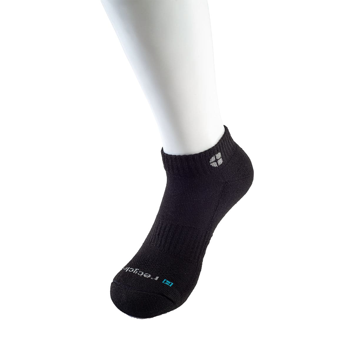 The No Show Recycled Sock from Shoes For Crews is made from 100 % recycled polyester and is the perfect combination of support, comfort and sustainability, image of the sock. 